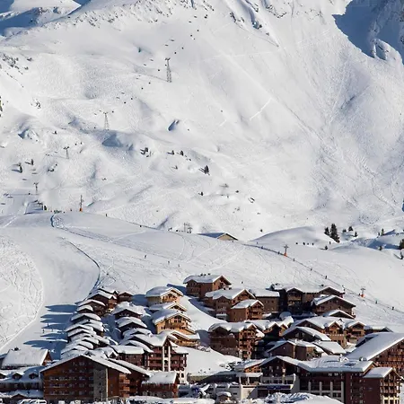 2 Pieces Au Pied Des Pistes Avec Terrasse Et Casiers A Skis - Fr-1-455-120